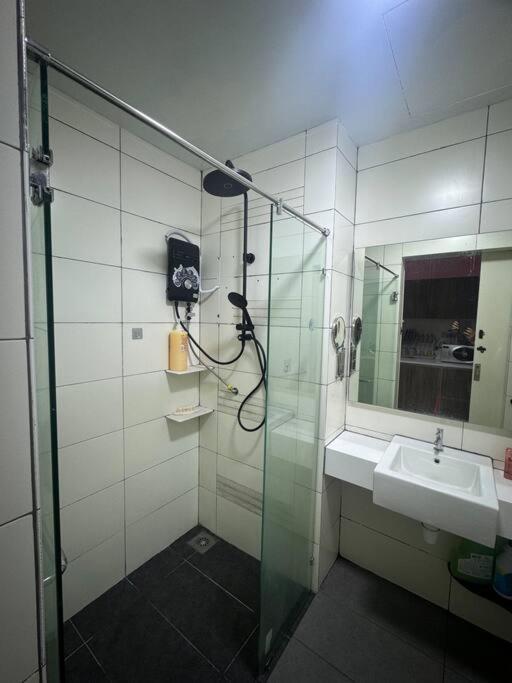 Hello Kitty Homestay - Cameron Highlands - Spacious Studio - Perfect For Families - Sleeps 4 And Baby Tanah Rata Exterior foto